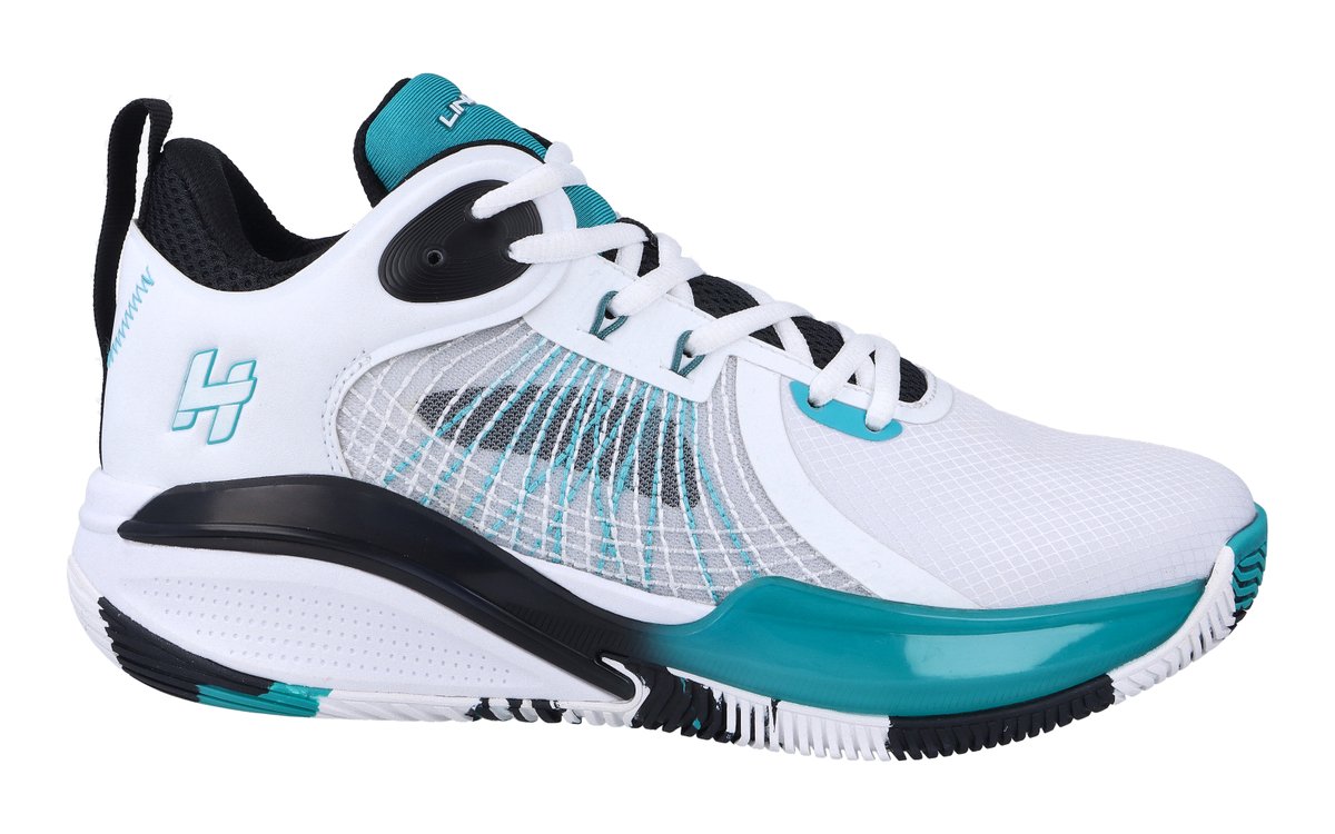 BASKETBALL SHOES